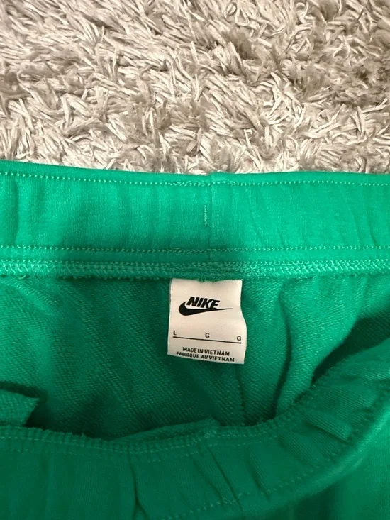 Nike Women's Green Drawstring Athletic Shorts - Picture 5 of 5